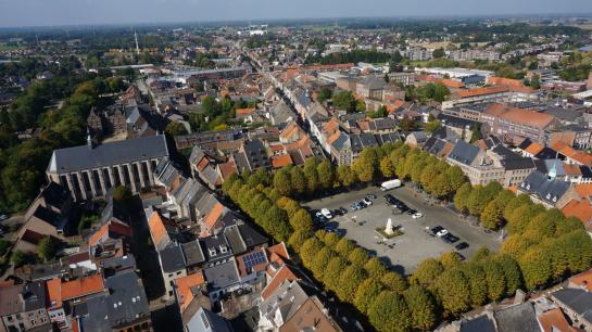 Luchtfoto Markt